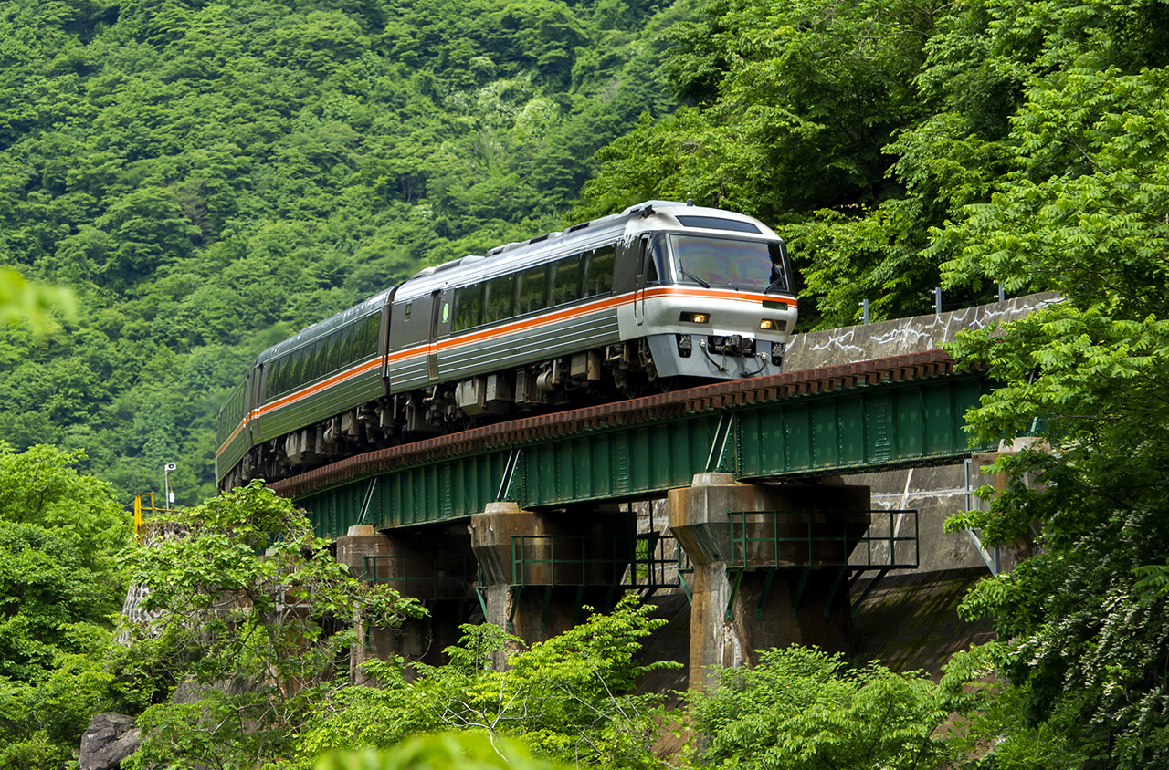 Book your train tickets in Japan
